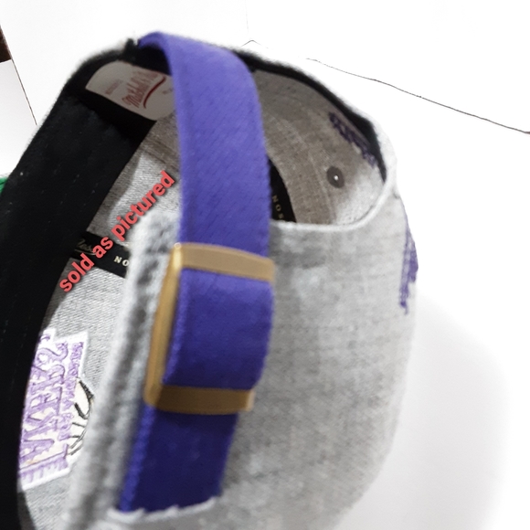 Mitchell & Ness Los Angeles Lakers Strapback Cap - Picture 5 of 7